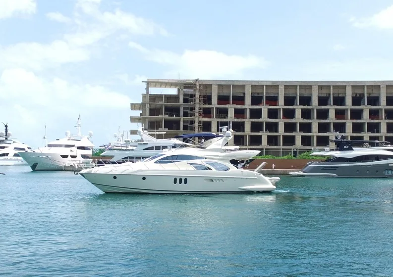 57 Azimut